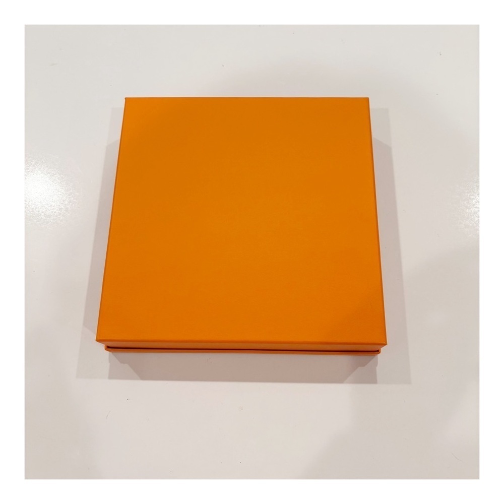 Hermes Small Square Box approx 8” x 8” 1.75” - Picture 2 of 4